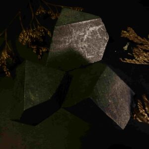 mineral shungita tipo 2 en bruto rodado protección equilibrio energético meditación