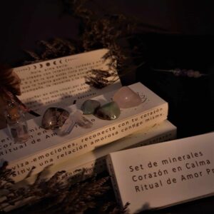 Set de minerales Corazón en Calma con cuarzos, pulsera, botellita y bolsita para amor propio y equilibrio emocional