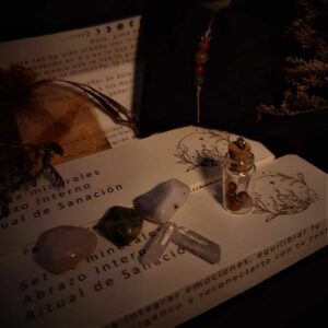 Set de minerales Abrazo Interno con cuarzos, pulsera, botellita y bolsita para sanación y equilibrio emocional
